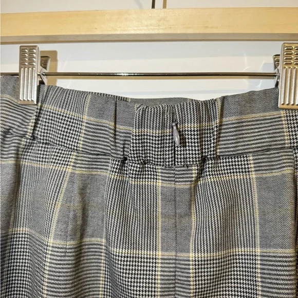 Uniqlo Gray Checkered A-Line Skirt - Picture 4 of 6